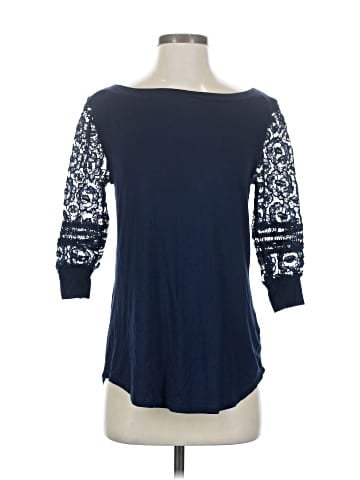 Amaryllis 3/4 Sleeve Top (view 1)