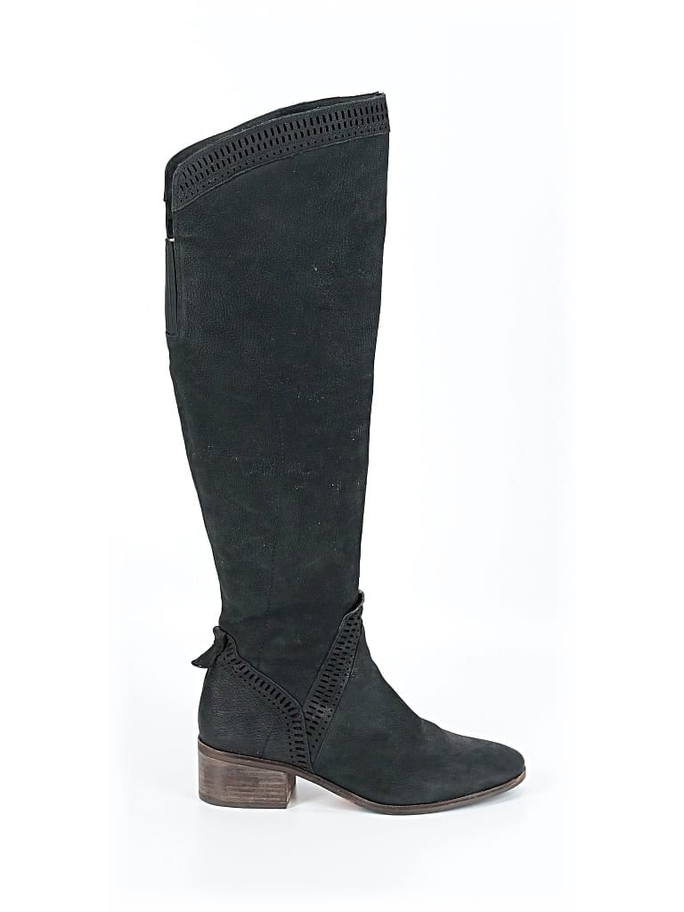 Pre-owned Vince Camuto Boots In Black
