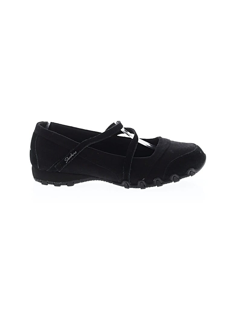 Pre-owned Skechers Flats In Black