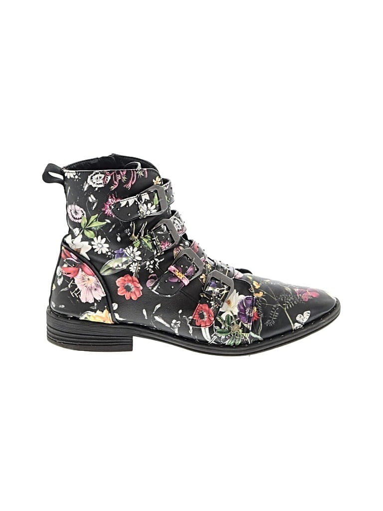 Click to view more detailed imagery on our partner's website Pre-owned Steve Madden Ankle Boots In Black