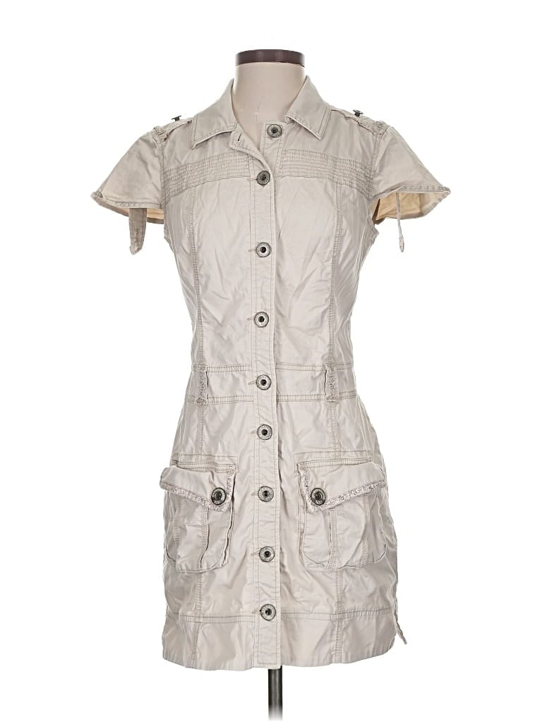 Pre-owned Guess Trenchcoat In White