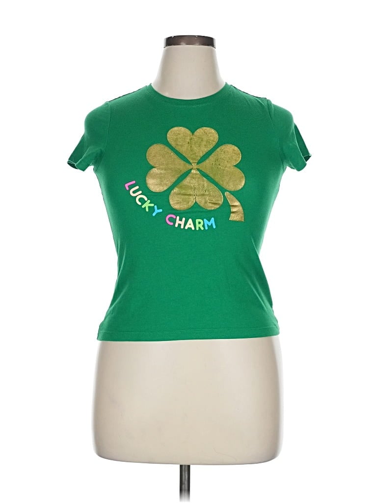 Pre-owned Way To Celebrate! Short Sleeve T-shirt In Green