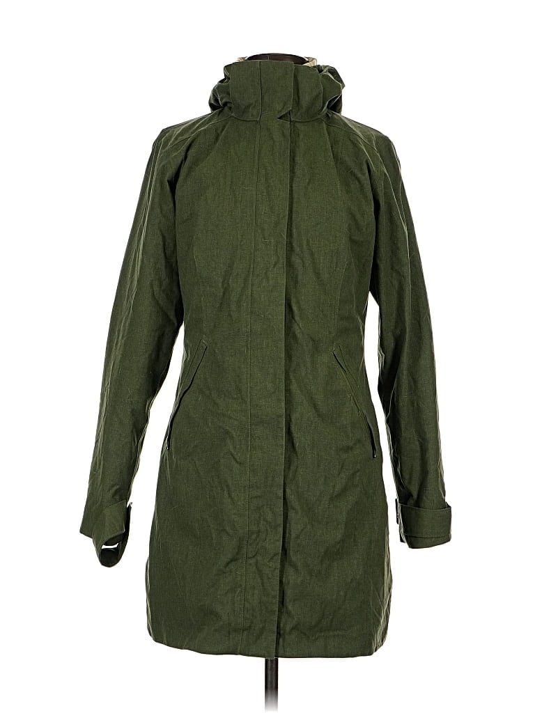 Pre-owned Patagonia Raincoat In Green