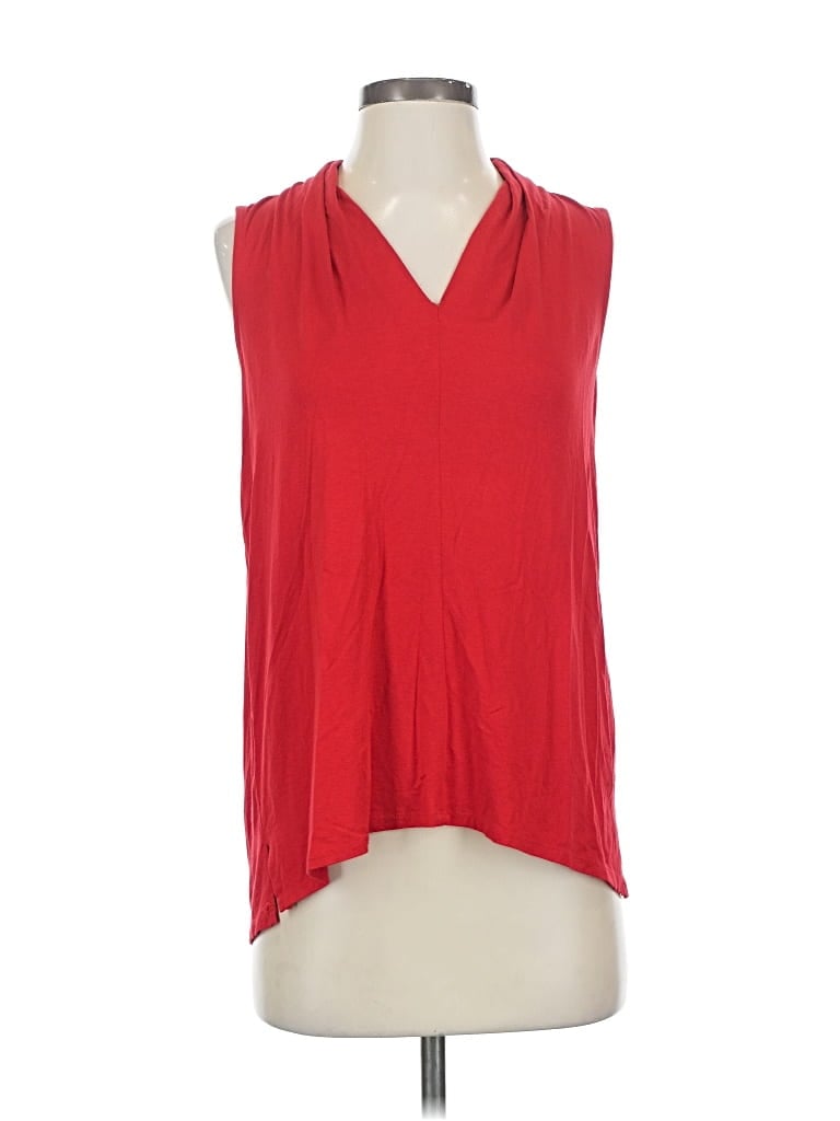 Pre-owned Vince Camuto Sleeveless T-shirt In Red