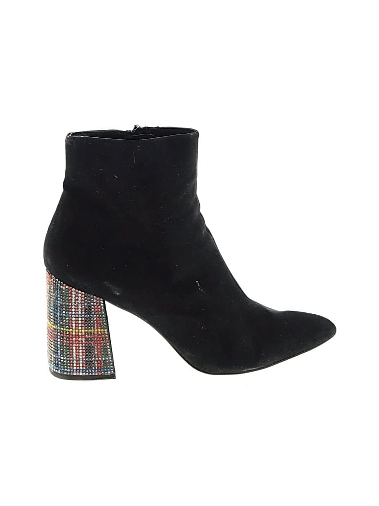 Pre-owned Betsey Johnson Ankle Boots In Black