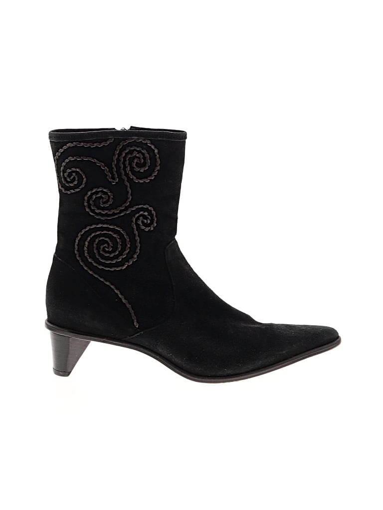 Pre-owned Bernardo Ankle Boots In Black