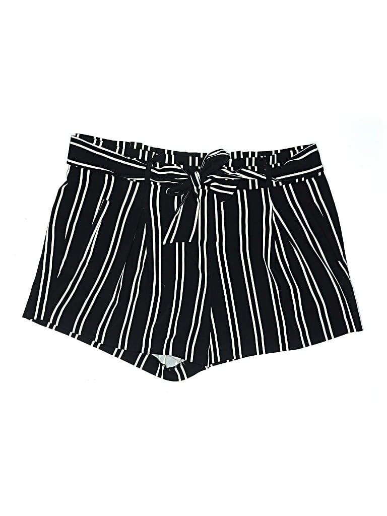 Pre-owned Torrid Shorts In Black