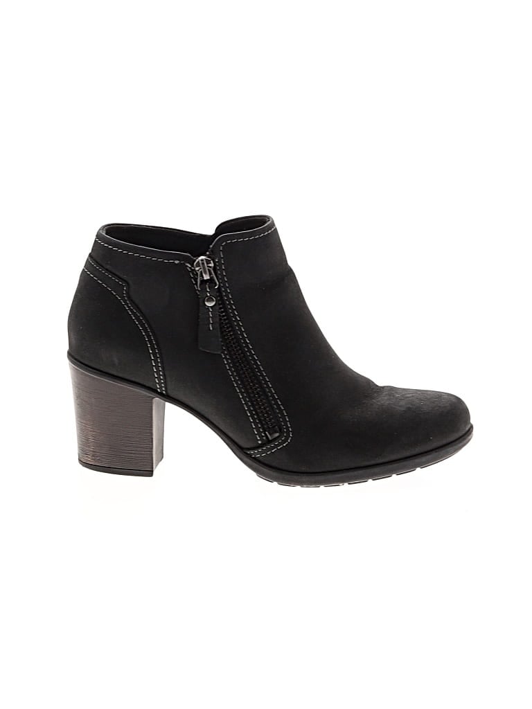 Pre-owned Clarks Ankle Boots In Black