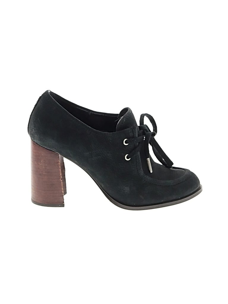 Pre-owned Clarks Heels In Black