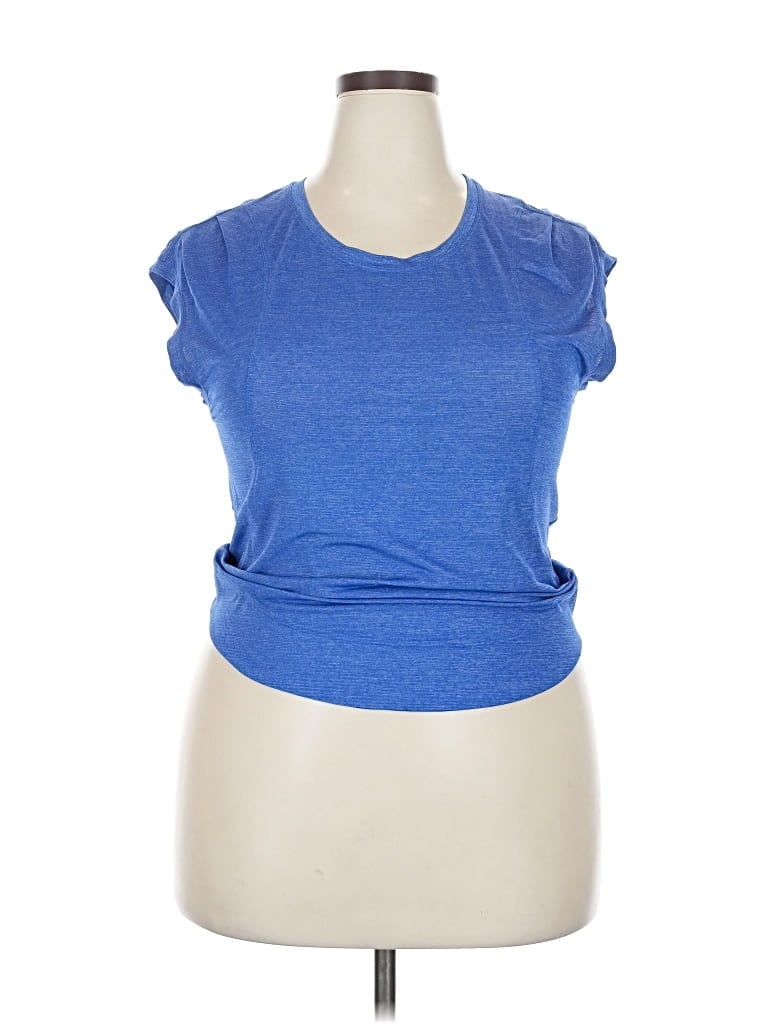 Pre-owned Lululemon Athletica Sleeveless T-shirt In Blue