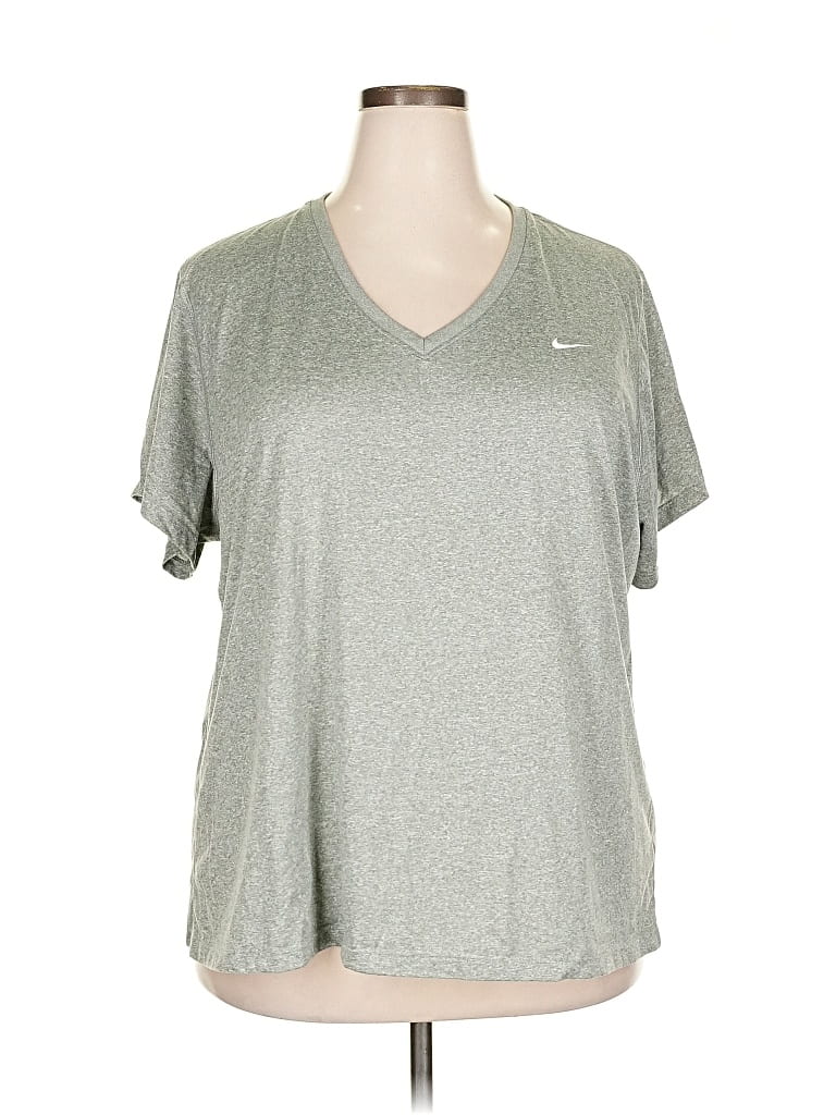 Pre-owned Nike Active T-shirt In Silver