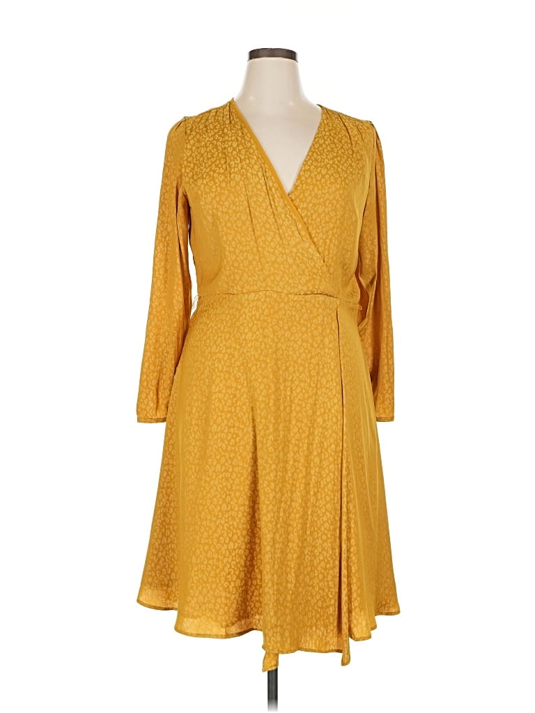 Pre-owned Ann Taylor Casual Dress In Yellow