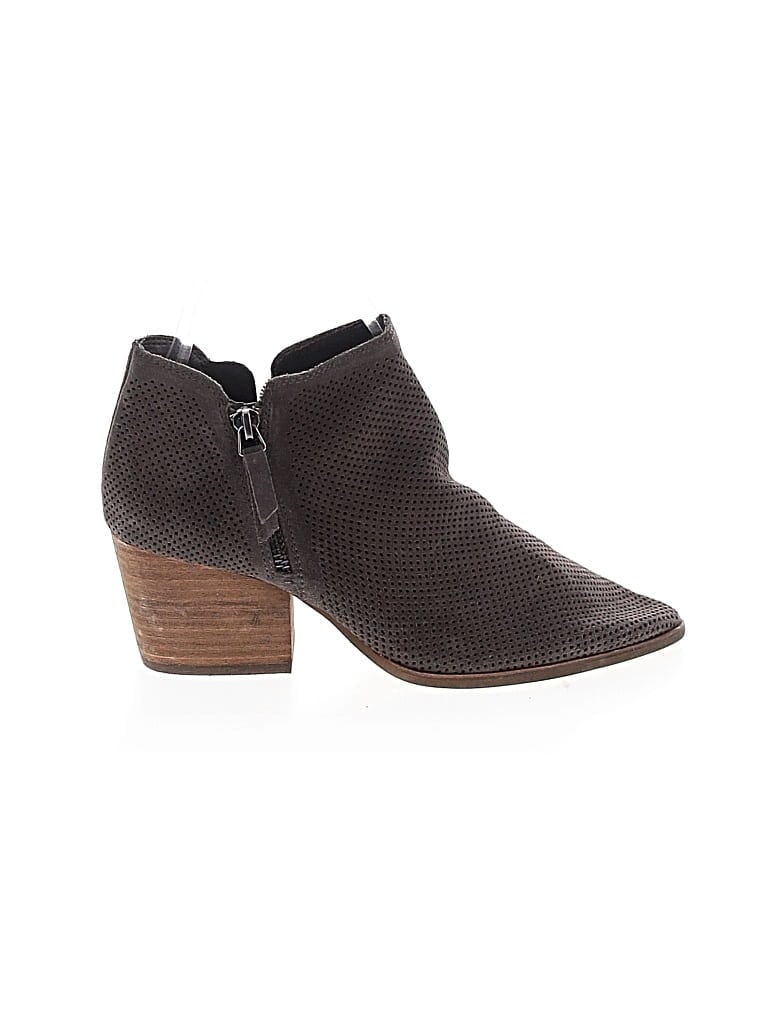 Pre-owned Vince Camuto Ankle Boots In Brown