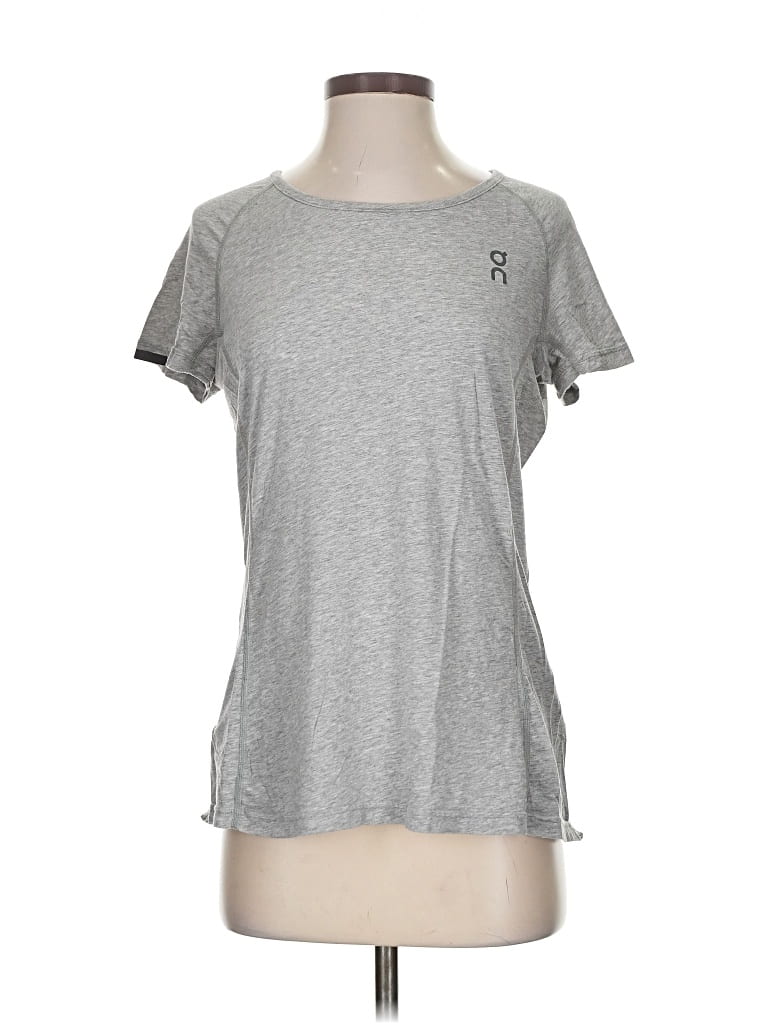 Pre-owned On Cloud Active T-shirt In Gray