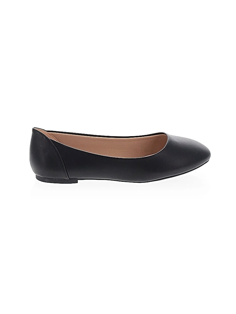 Pre-owned Journee Flats In Black