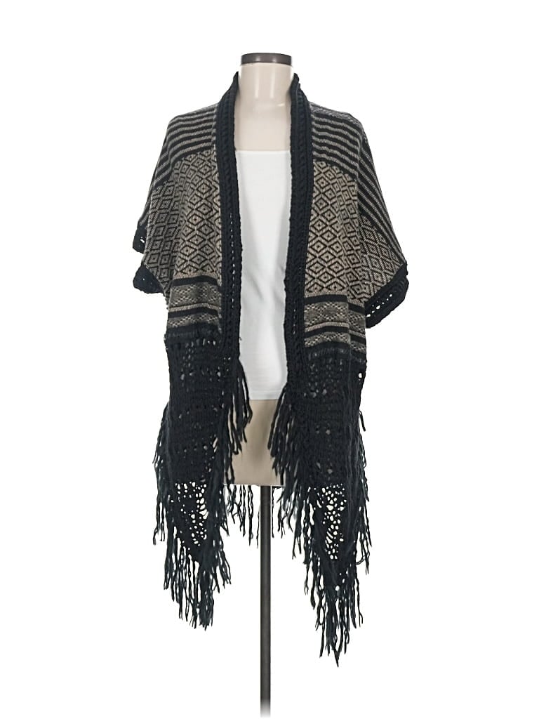 Pre-owned Angel Of The North Poncho In Black