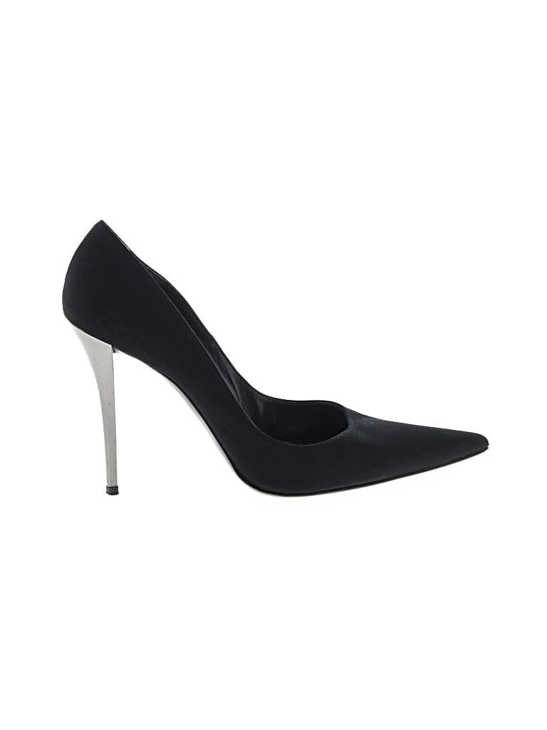 Pre-owned Stuart Weitzman Heels In Black