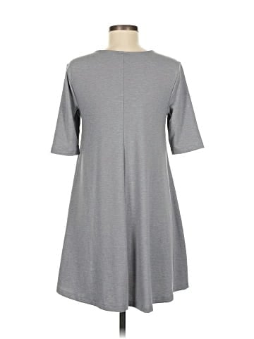 Old Navy Casual Dress (view 2)