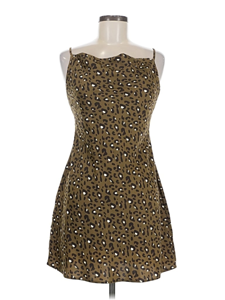 Pre-owned Urban Outfitters Casual Dress In Brown