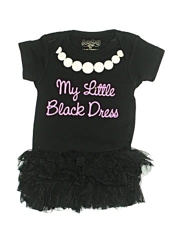 Sara Kety Short Sleeve Outfit (view 1)