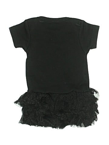 Sara Kety Short Sleeve Outfit (view 2)