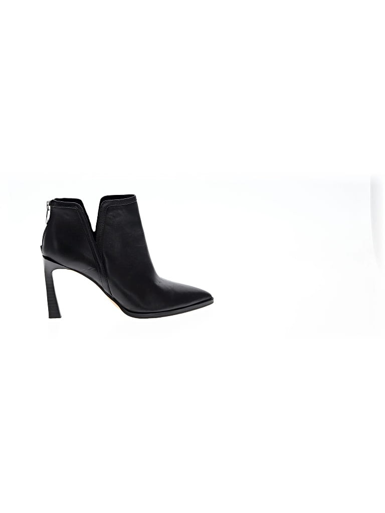 Pre-owned Vince Camuto Ankle Boots In Black