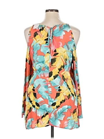 Weekend Suzanne Betro Sleeveless Blouse (view 2)