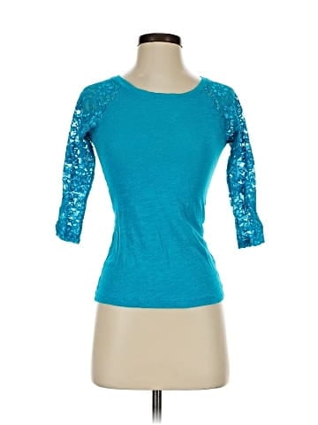 Delia's 3/4 Sleeve Top (view 1)