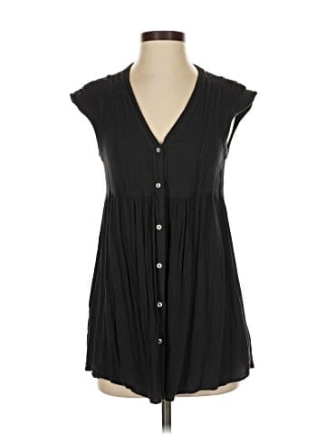 Vanessa Virginia Sleeveless Button-Down Shirt (view 1)