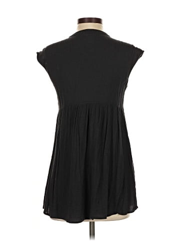 Vanessa Virginia Sleeveless Button-Down Shirt (view 2)