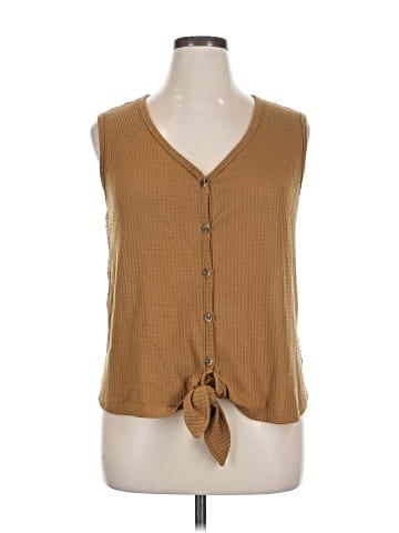 Daytrip Sleeveless Blouse (view 1)