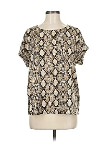 Everly Short Sleeve Blouse (view 1)