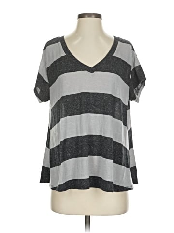 Victoria's Secret Short Sleeve T-Shirt (view 1)