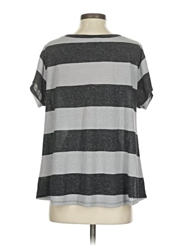 Victoria's Secret Short Sleeve T-Shirt (view 2)