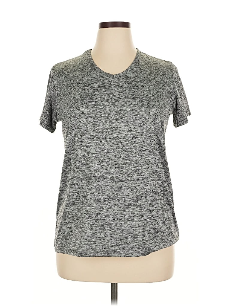 Pre-owned Real Essentials Active T-shirt In Gray