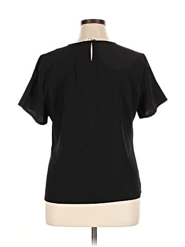 Covington Outlet Short Sleeve Top (view 2)