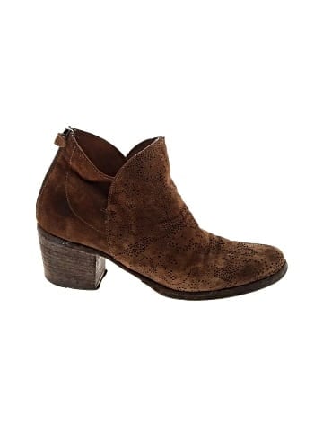 Gidigio Ankle Boots (view 1)