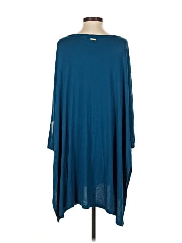 Body Glove 3/4 Sleeve Top (view 2)