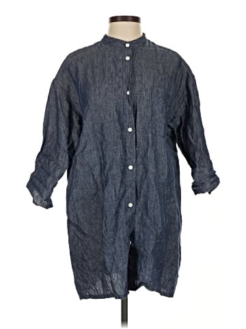 Communitie 3/4 Sleeve Button-Down Shirt (view 1)