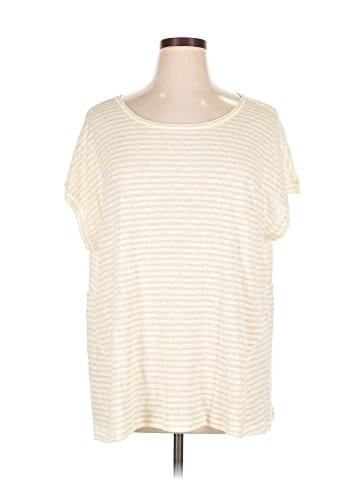 Lisa Rinna Short Sleeve T-Shirt (view 1)