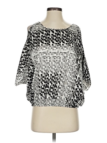 Current Affair 3/4 Sleeve Blouse (view 1)