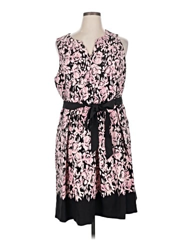 Carmen Marc Valvo Casual Dress (view 1)