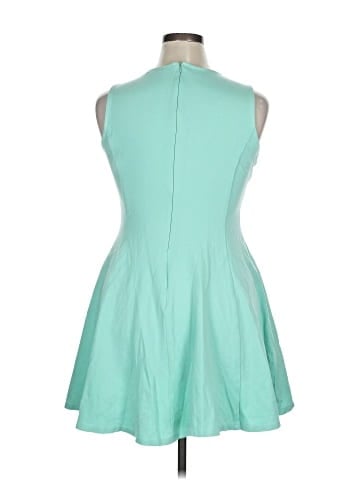 Hutch Casual Dress (view 2)