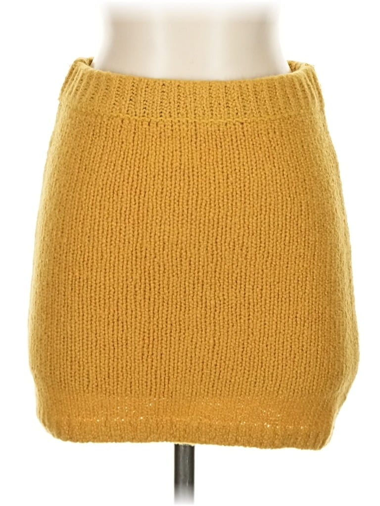 Pre-owned Flat White Wool Skirt In Yellow