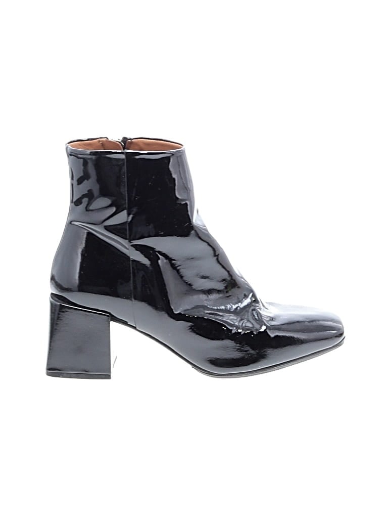Pre-owned Loq Ankle Boots In Black