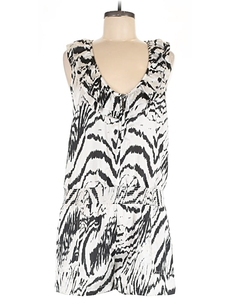 Pre-owned Bcbgmaxazria Romper In Ivory