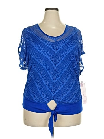 Free 2 luv Short Sleeve Top (view 1)