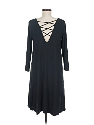 Thyme and Honey Casual Dress (view 2)