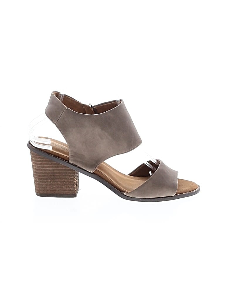 Pre-owned Cushionaire Heels In Brown