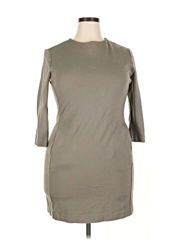 Uniqlo Casual Dress (view 1)